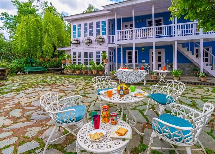 Stayvista At Violet Hill With Bonfire, Gazebo & Hill View Shimla